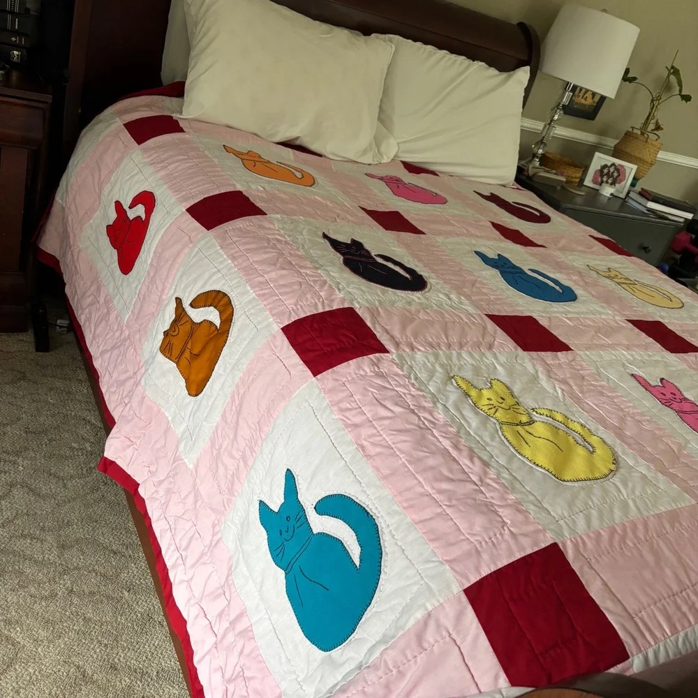 VTG Handmade Cat Lady Quilt Cozy Queen/King Pink Burgundy Novelty Kitsch Cottage